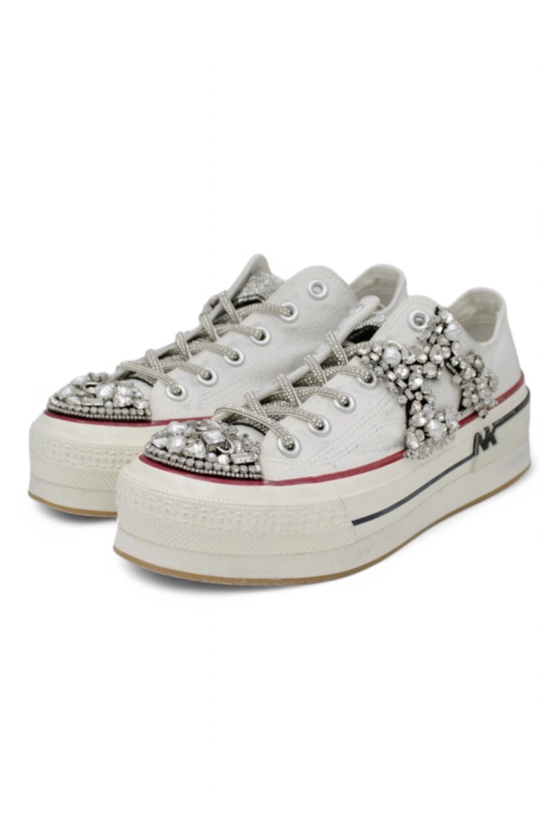 Sneakers Nan-Ku Couture DSA-02 – L’eleganza trendy della moda Primavera/Estate 2025