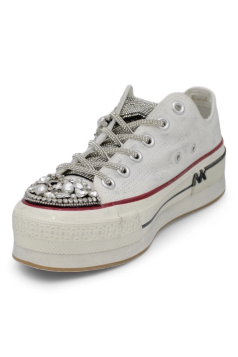 Sneakers Nan-Ku Couture DSA-02 – L’eleganza trendy della moda Primavera/Estate 2025