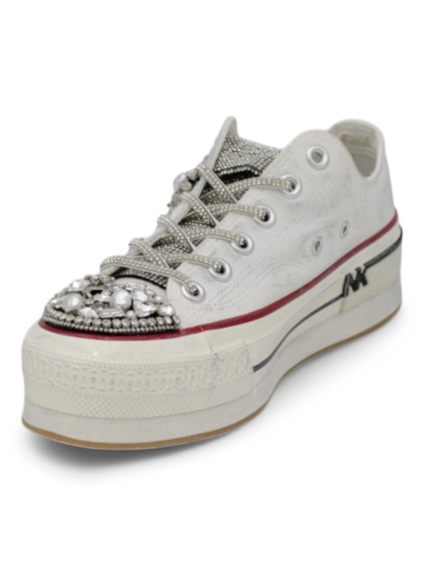 Sneakers Nan-Ku Couture DSA-02 – L’eleganza trendy della moda Primavera/Estate 2025