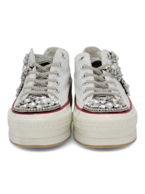 Sneakers Nan-Ku Couture DSA-02 – L’eleganza trendy della moda Primavera/Estate 2025