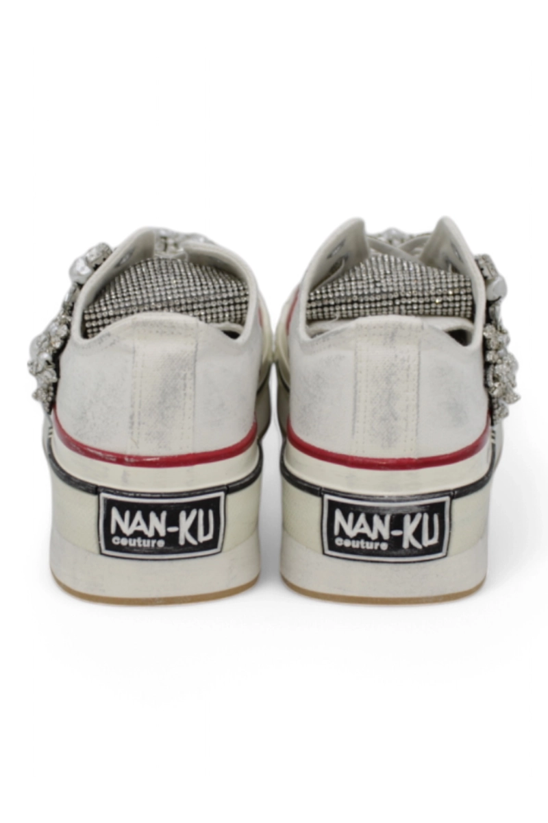 Sneakers Nan-Ku Couture DSA-02 – L’eleganza trendy della moda Primavera/Estate 2025