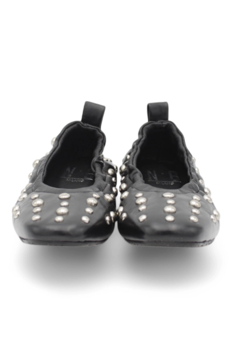 Schwarze Ballerinas mit Nieten N6 Milano Sonia2367 – Markante Eleganz F/S 2025